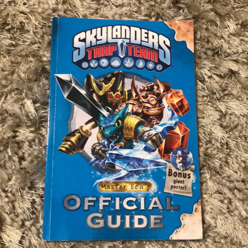 Skylanders trap team book